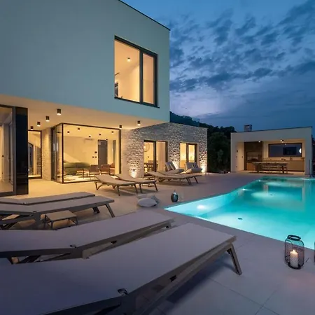 Rovni Comfortable Holiday Villa *